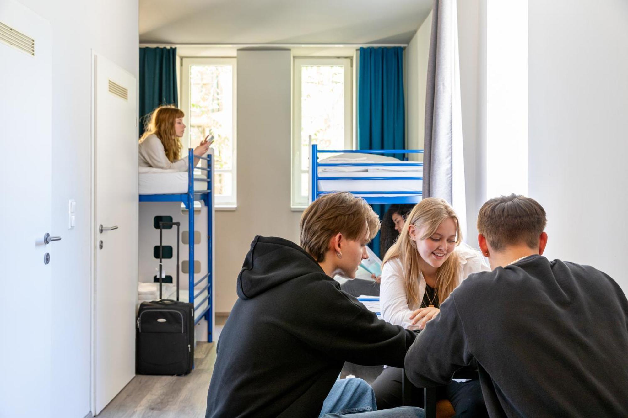 Bed 6-Bed Dormitory Room