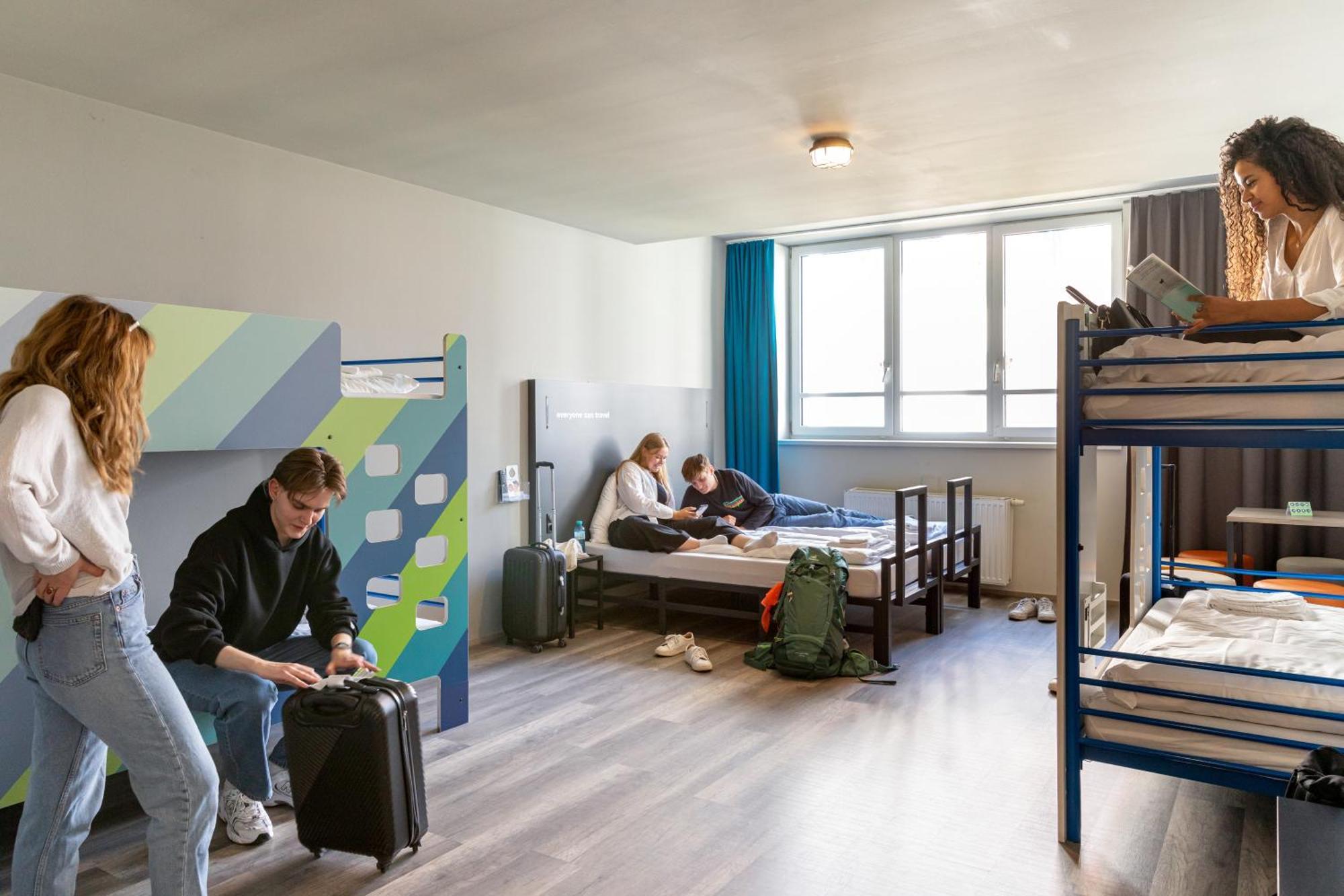 Bed 6-Bed Dormitory Room